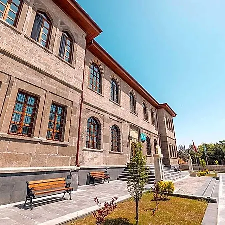 Ve Kapadokya Учисар